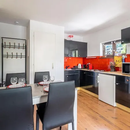 Modern With Balcony In The Center Of