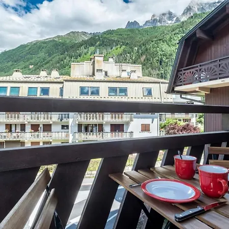Apartment Modern With Balcony In The Center Of *