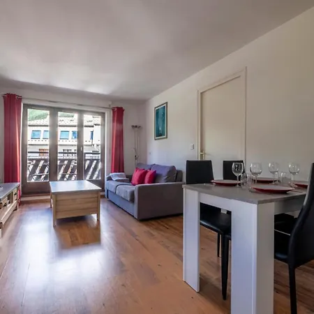 Appartement Modern With Balcony In The Center Of *