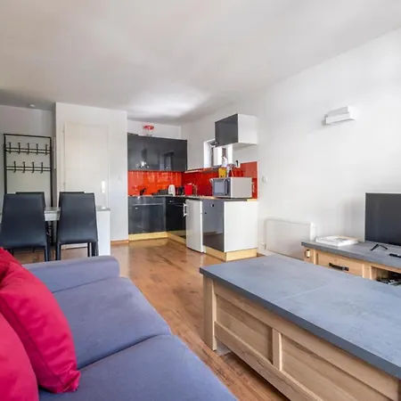 Appartement Modern With Balcony In The Center Of
