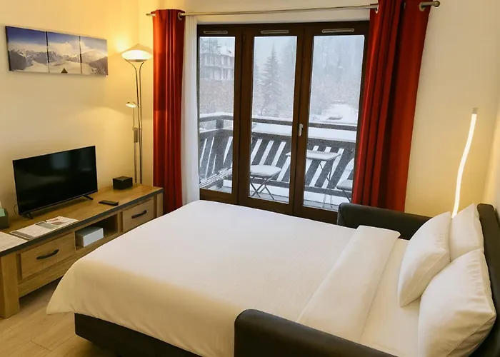 Modern With Balcony In The Center Of