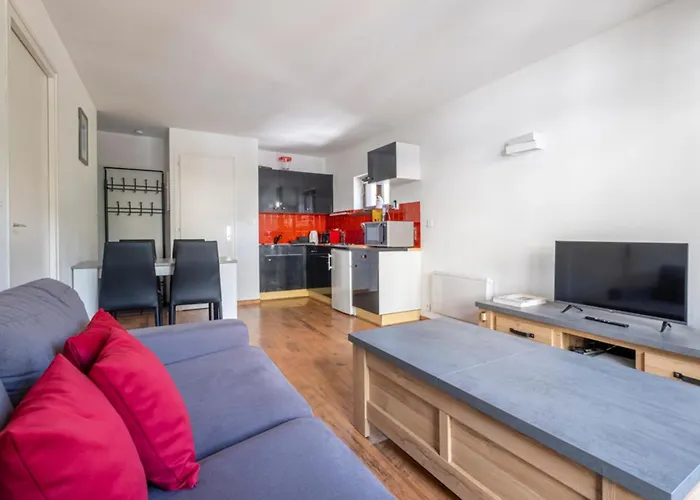 Modern With Balcony In The Center Of Apartment