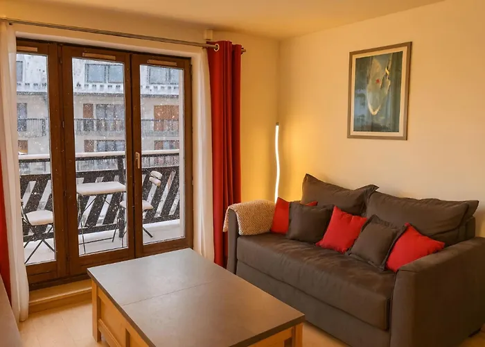 Modern With Balcony In The Center Of *